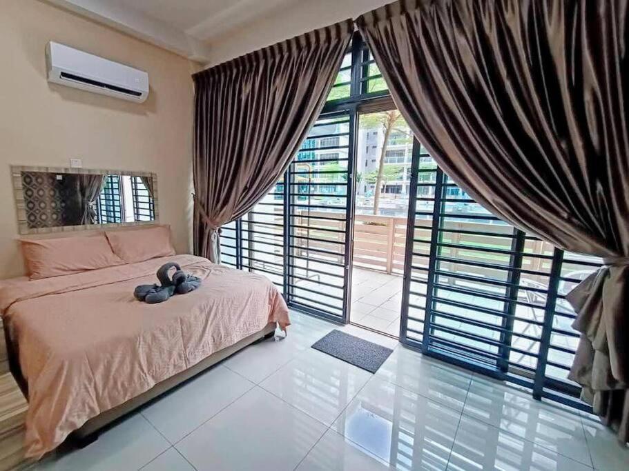 Apartment Mount Austin #palazio B1 Pool View 1-2pax #mspro Johor Bahru