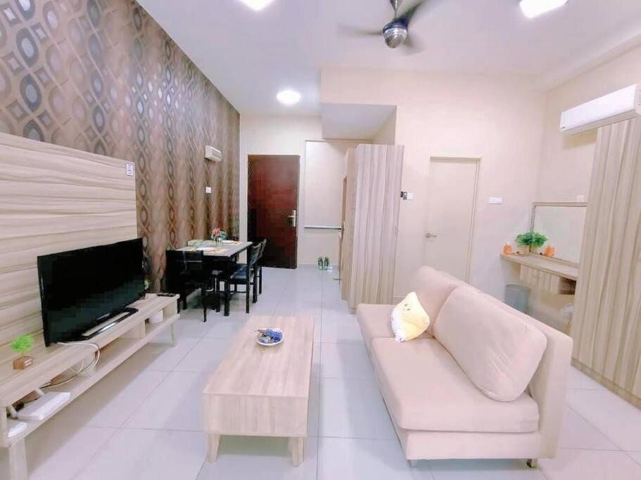 Mount Austin #palazio B1 Pool View 1-2pax #mspro Johor Bahru